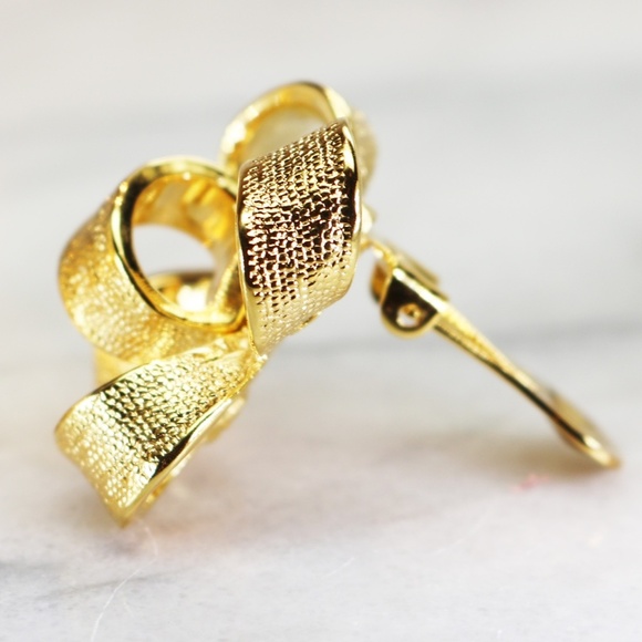 Vintage Kenneth Jay Lane 3-D Bow Clip-On Earrings - Picture 2 of 16